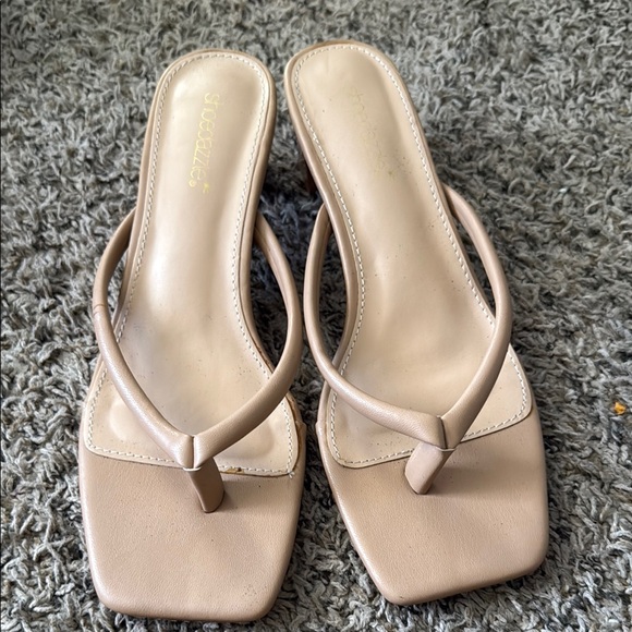 Open toe square heel - Picture 2 of 3